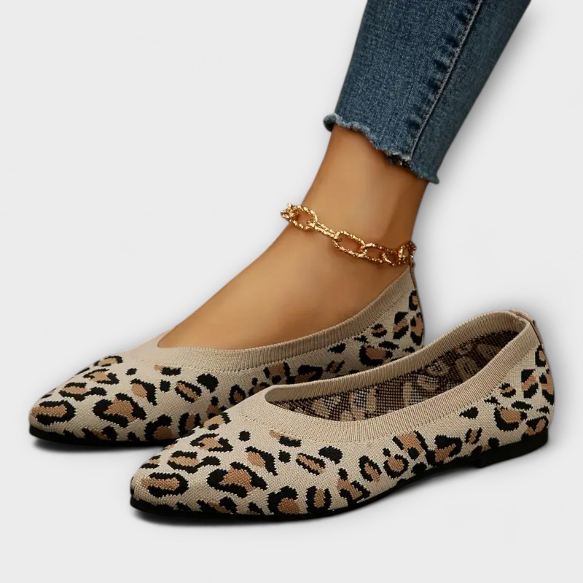 Solvei™ | Leopard print pointed flats
