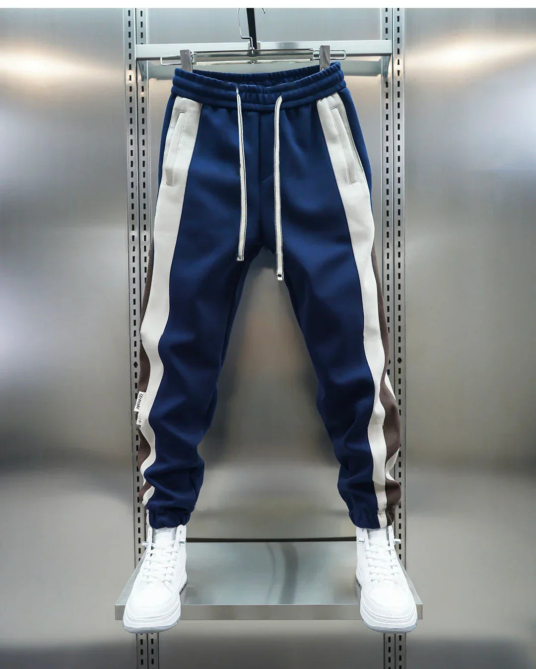Sandgo™ | Trendy pants with contrasting stripe