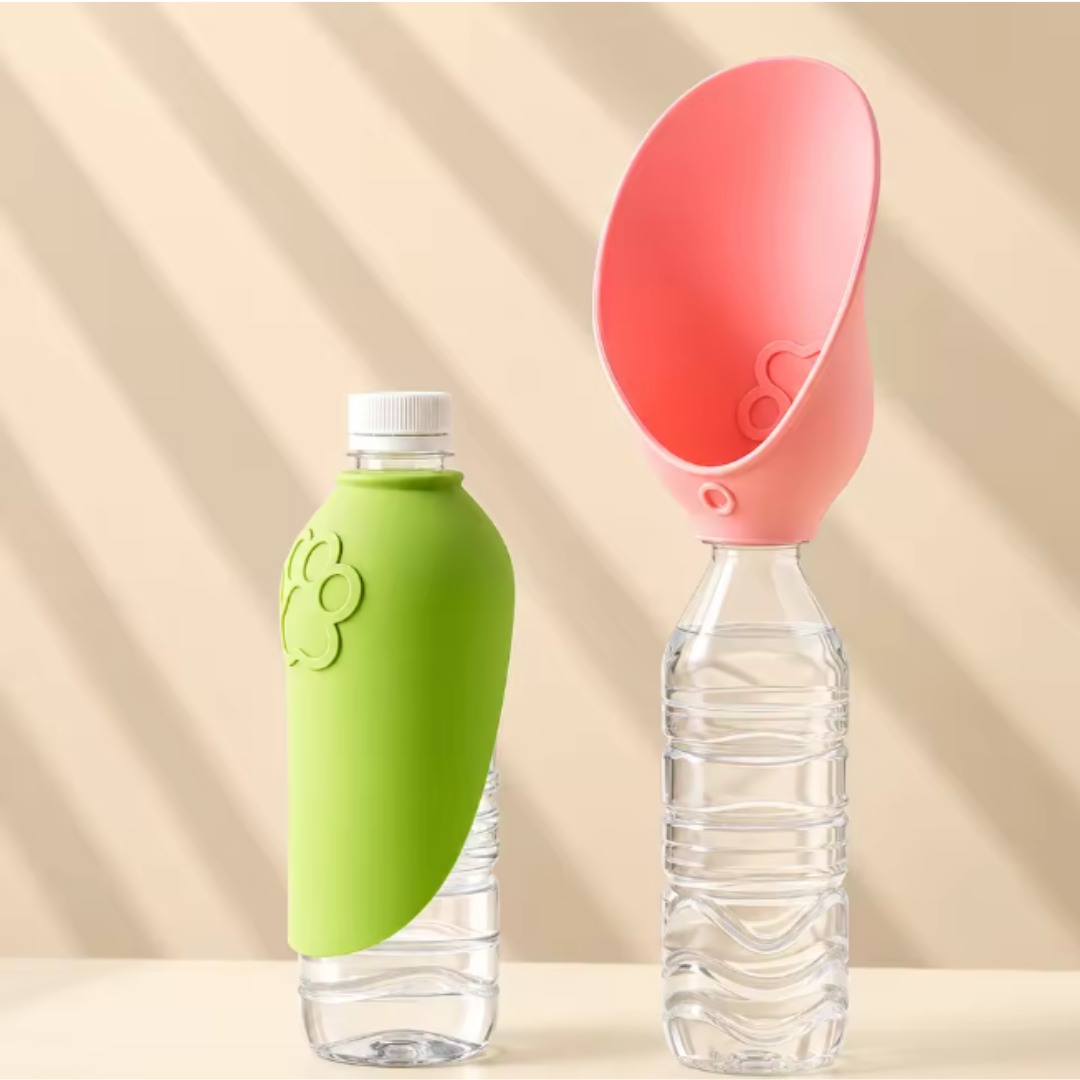 Siliconen Drinkopzetstuk voor Flessen - Dé musthave voor honden onderweg
