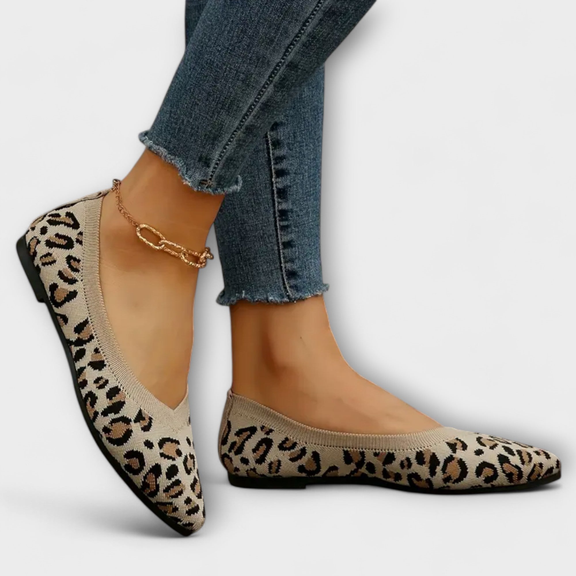 Solvei™ | Leopard print pointed flats
