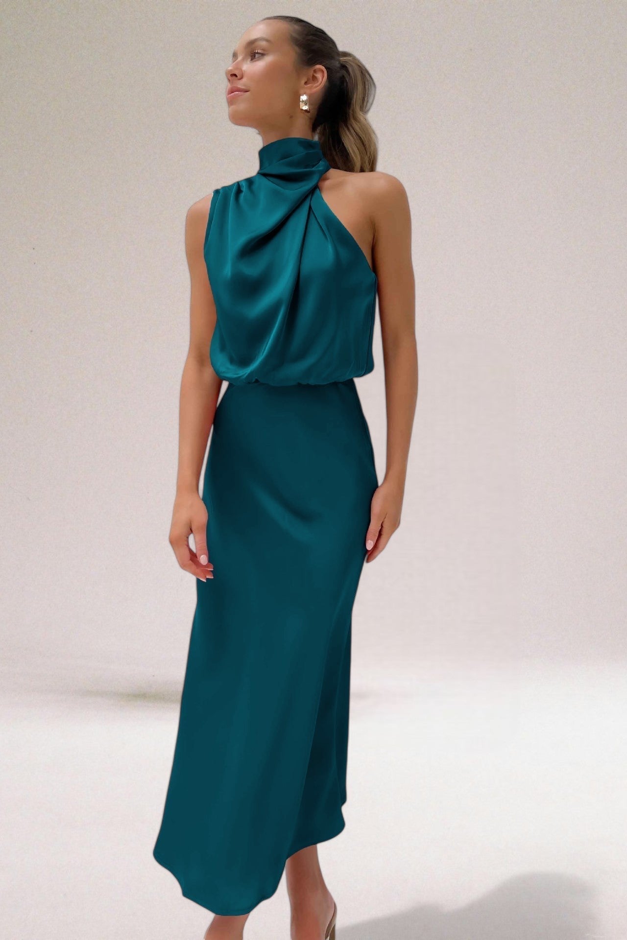 Flavia™ | Glamorous satin dress with halterneck
