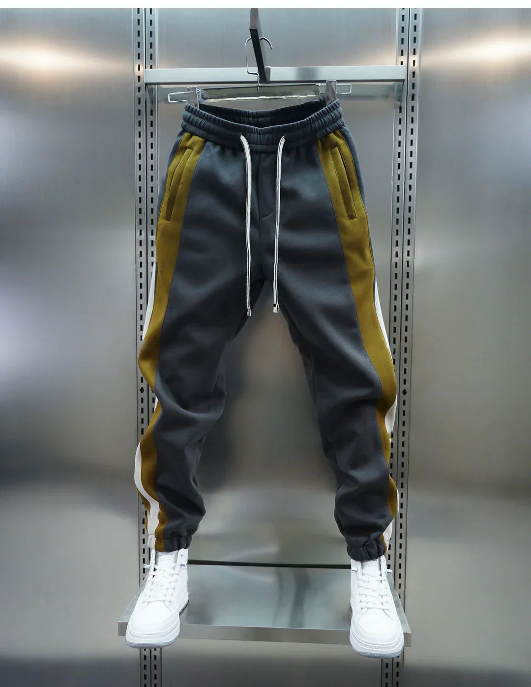 Sandgo™ | Trendy pants with contrasting stripe