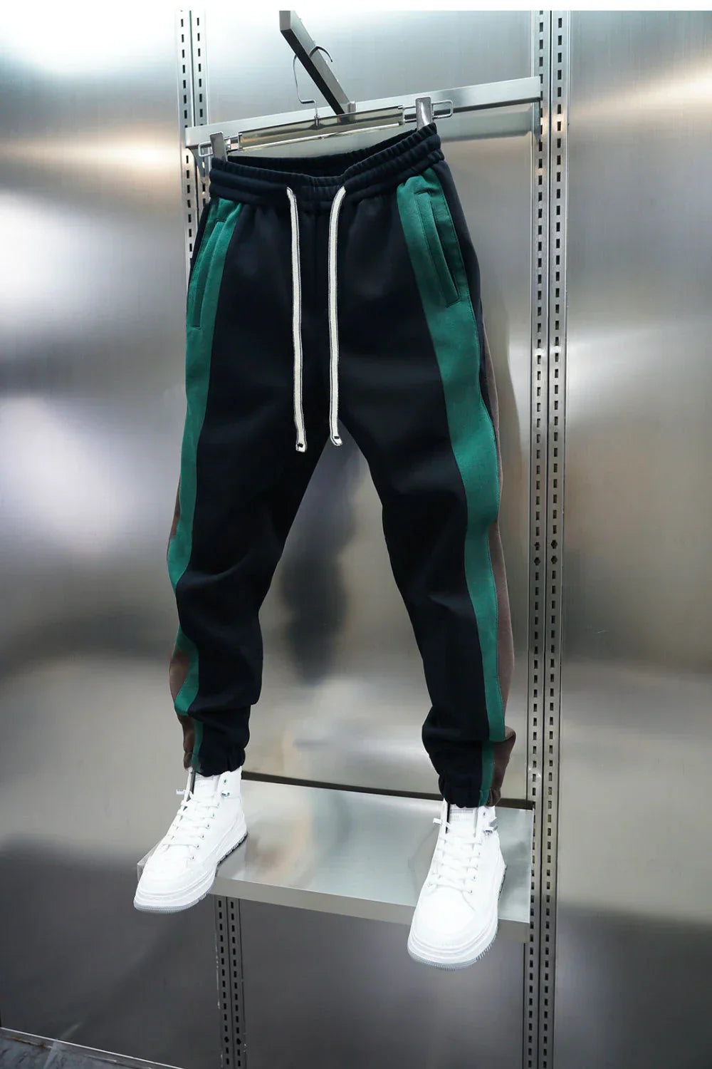Sandgo™ | Trendy pants with contrasting stripe