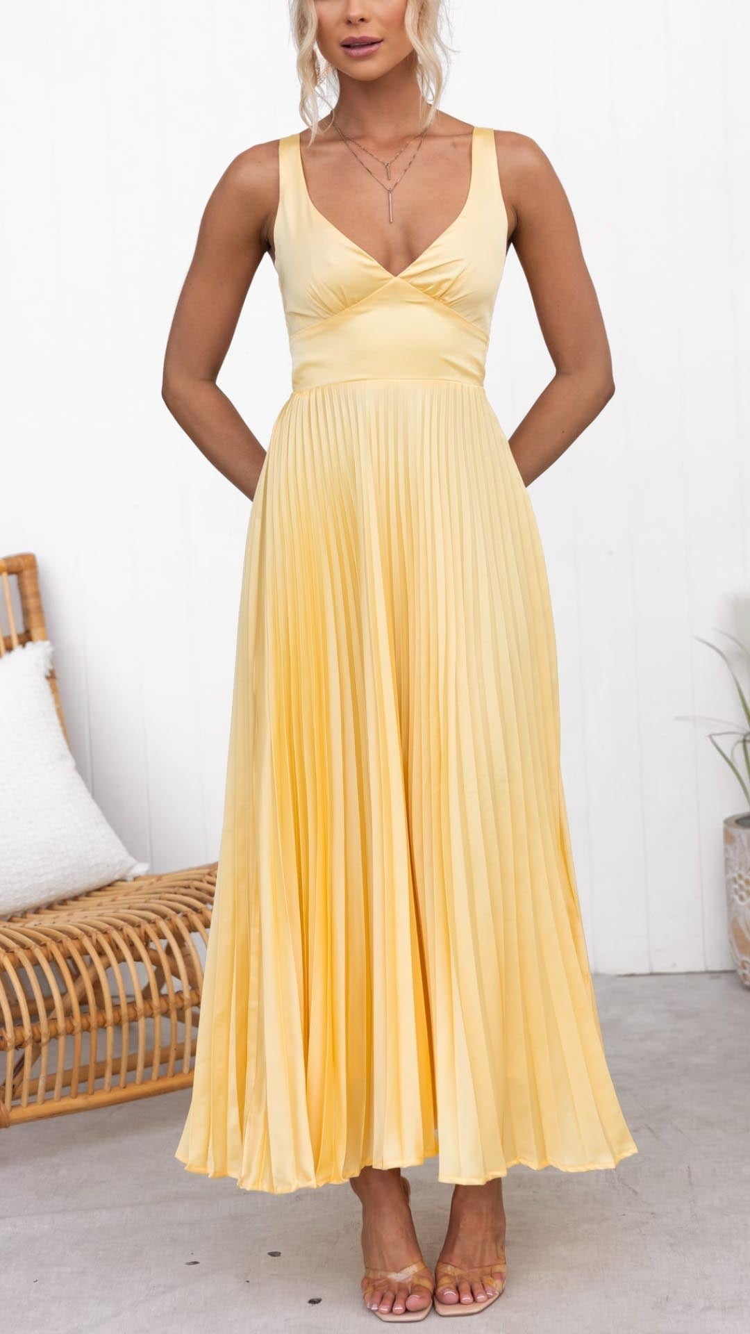 Savannah™ | Elegant Pleated Maxi Dress – Where Grace Meets Golden Glow